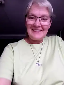 Snapshot of irinamaux chatting on 07/11/26, 02:58 irinamaux online show from 07/11/26, 02:58