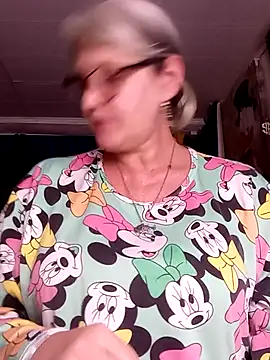 Snapshot of irinamaux chatting on 07/17/26, 12:28 irinamaux online show from 07/17/26, 12:28