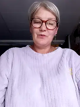Snapshot of irinamaux chatting on 07/18/26, 05:22 irinamaux online show from 07/18/26, 05:22