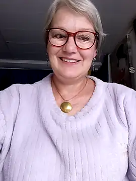 Snapshot of irinamaux chatting on 07/25/26, 11:57 irinamaux online show from 07/25/26, 11:57