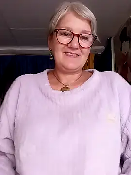 Snapshot of irinamaux chatting on 07/26/26, 12:01 irinamaux online show from 07/26/26, 12:01
