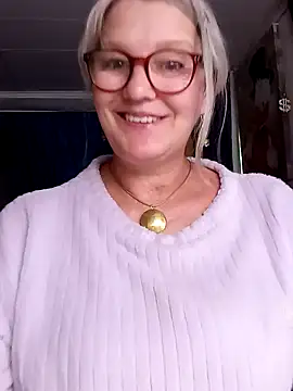 Snapshot of irinamaux chatting on 07/28/26, 12:59 irinamaux online show from 07/28/26, 12:59