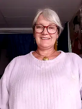 Snapshot of irinamaux chatting on 07/28/26, 03:54 irinamaux online show from 07/28/26, 03:54