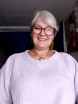 Snapshot of irinamaux chatting on 07/28/26, 04:39 irinamaux online show from 07/28/26, 04:39