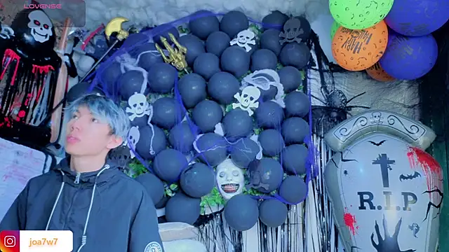 Levii Ackermann online show from 10/28/25, 02:09