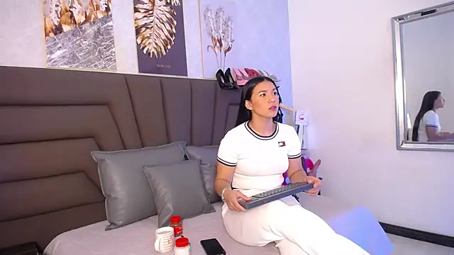 Snapshot of Sofi_Perez_ chatting on 05/18/26, 11:16 Sofi Perez online show from 05/18/26, 11:16