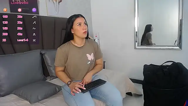 Snapshot of Sofi_Perez_ chatting on 05/25/26, 11:16 Sofi Perez online show from 05/25/26, 11:16