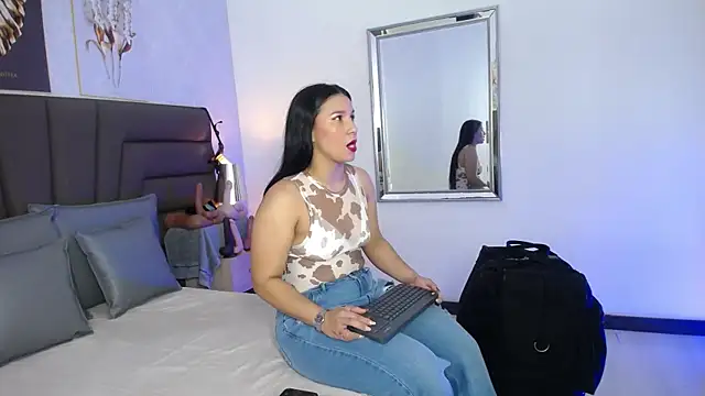 Snapshot of Sofi_Perez_ chatting on 06/07/26, 11:14 Sofi Perez online show from 06/07/26, 11:14