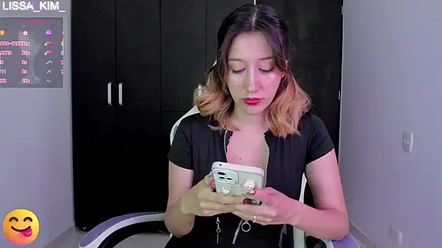 Snapshot of Lissa_Kim_ chatting on 01/31/25, 05:42 Lissa Kim online show from 01/31/25, 05:42