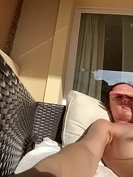 LexyGold online show from 12/18/25, 01:50