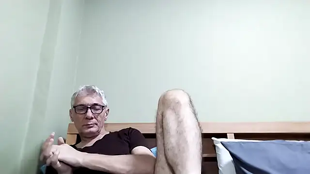 BIGUNCUTHARDCOCK online show from 10/18/25, 11:44