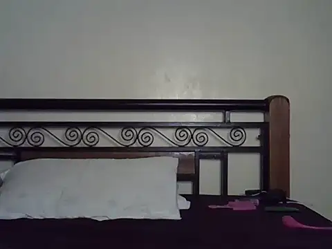 Giannah01 online show from 10/29/25, 10:22