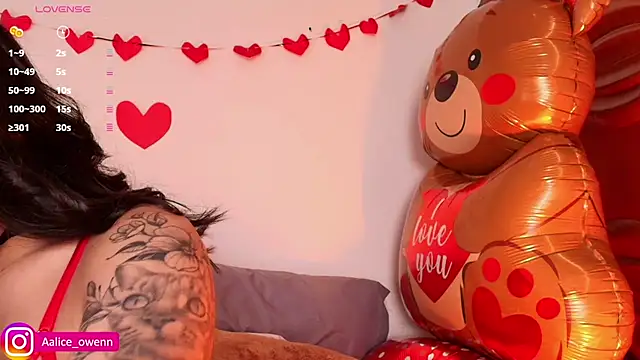 Aliceowenn online show from 02/14/25, 09:10