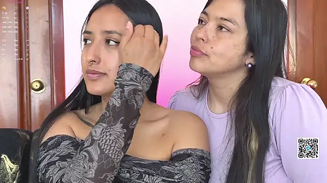 Snapshot of 2SummerLove1 chatting on 03/14/26, 08:25 2SummerLove1 online show from 03/14/26, 08:25