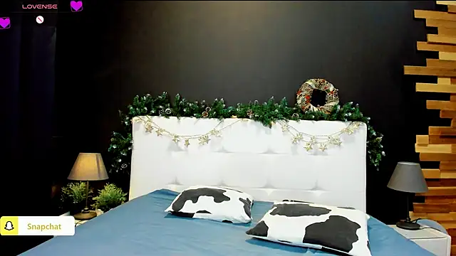 Snapshot of Julianna_Jami chatting on 12/12/24, 09:37 Julianna Jami online show from 12/12/24, 09:37