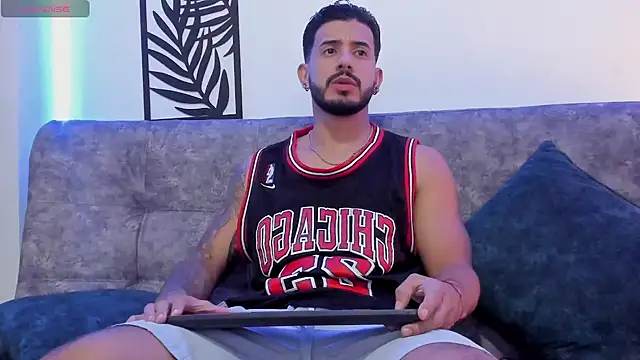 Snapshot of Bruno_Mattos chatting on 03/05/25, 10:32 Bruno Mattos online show from 03/05/25, 10:32