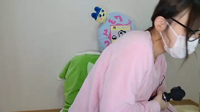 Snapshot of hi---chan- chatting on 01/23/25, 07:29 hi---chan- online show from 01/23/25, 07:29