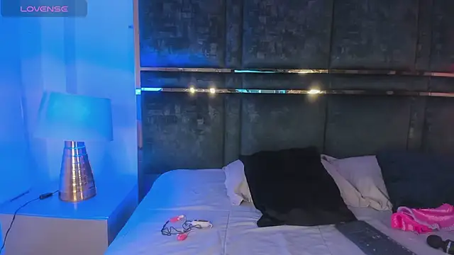 Snapshot of EmilyAllen_ chatting on 02/26/25, 05:53 EmilyAllen online show from 02/26/25, 05:53