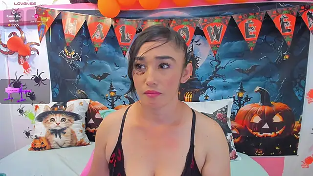 charlotte-11 online show from 10/14/25, 04:30