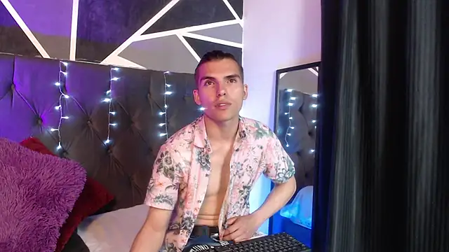  Tattoo Couple online show from 01/13/25, 09:31