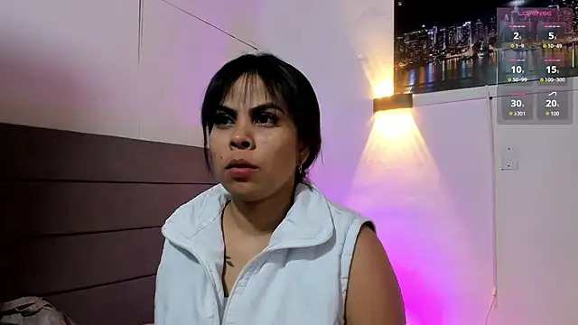 Snapshot of Julieta_Coopeer_ chatting on 05/24/26, 10:42 Julieta Coopeer online show from 05/24/26, 10:42