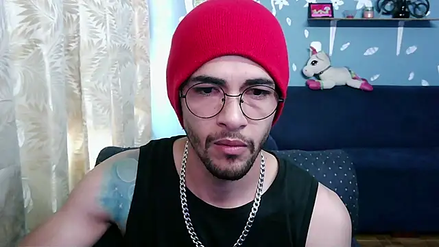 Snapshot of ponzothc chatting on 10/25/25, 09:09 ponzothc online show from 10/25/25, 09:09