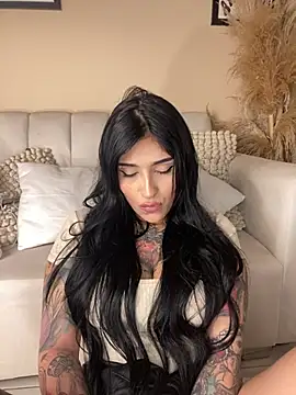 Snapshot of Sweetie_Arianna chatting on 02/25/26, 05:06 Sweetie Arianna online show from 02/25/26, 05:06