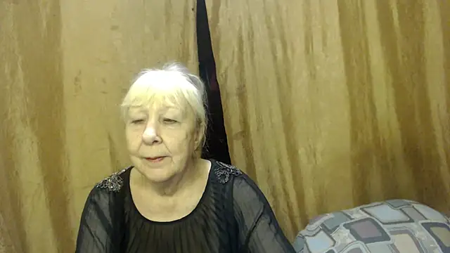 Snapshot of _Estelitta_5 chatting on 12/20/24, 10:00  Estelitta 5 online show from 12/20/24, 10:00