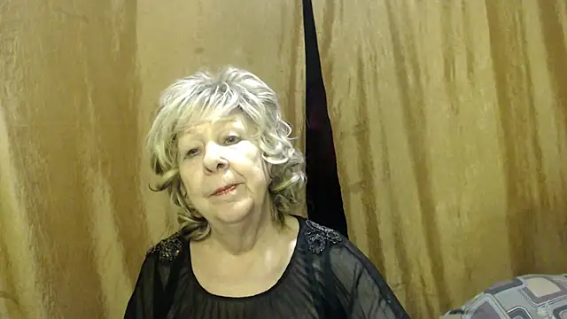 Snapshot of _Estelitta_5 chatting on 12/23/24, 11:17  Estelitta 5 online show from 12/23/24, 11:17
