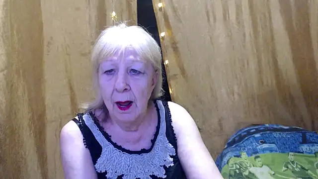 Snapshot of _Estelitta_5 chatting on 01/25/25, 12:58  Estelitta 5 online show from 01/25/25, 12:58
