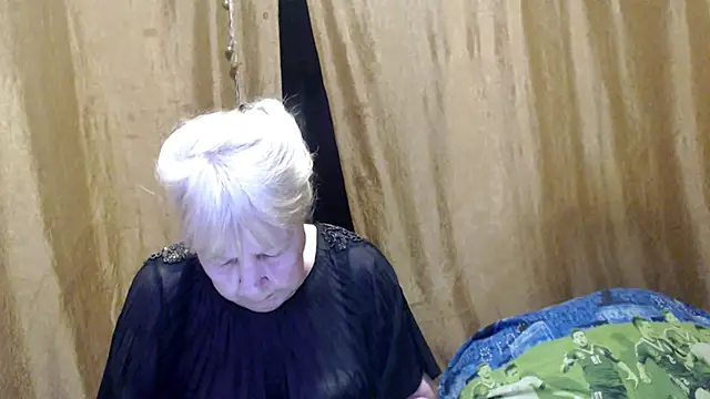 Snapshot of _Estelitta_5 chatting on 02/06/25, 04:47  Estelitta 5 online show from 02/06/25, 04:47
