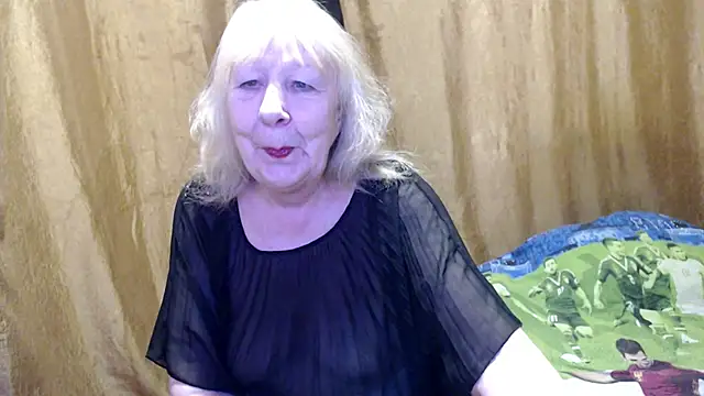 Snapshot of _Estelitta_5 chatting on 02/07/25, 02:04  Estelitta 5 online show from 02/07/25, 02:04