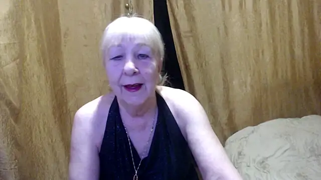 Snapshot of _Estelitta_5 chatting on 02/20/25, 05:18  Estelitta 5 online show from 02/20/25, 05:18