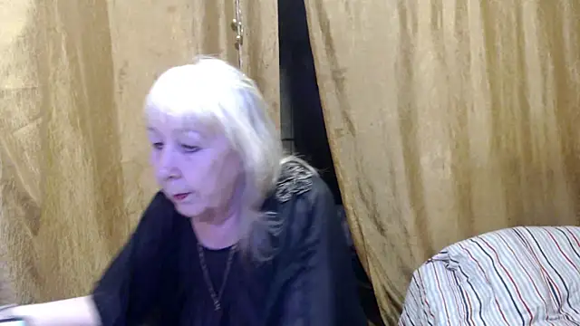 Snapshot of _Estelitta_5 chatting on 02/21/25, 06:04  Estelitta 5 online show from 02/21/25, 06:04