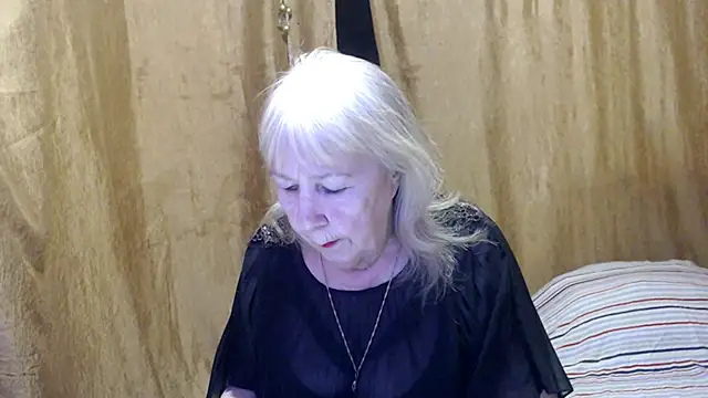 Snapshot of _Estelitta_5 chatting on 02/22/25, 07:14  Estelitta 5 online show from 02/22/25, 07:14