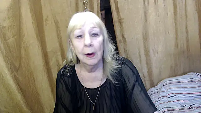 Snapshot of _Estelitta_5 chatting on 02/26/25, 03:19  Estelitta 5 online show from 02/26/25, 03:19