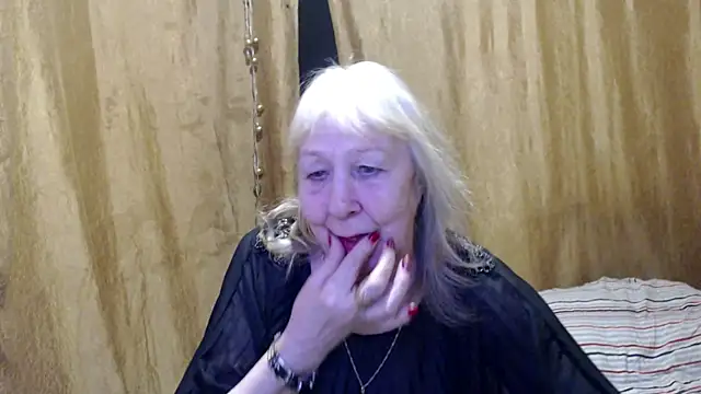 Snapshot of _Estelitta_5 chatting on 02/26/25, 06:21  Estelitta 5 online show from 02/26/25, 06:21