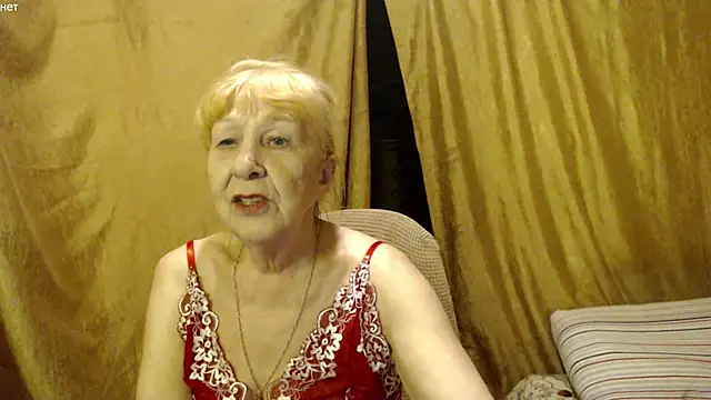 Snapshot of _Estelitta_5 chatting on 10/14/25, 09:04  Estelitta 5 online show from 10/14/25, 09:04