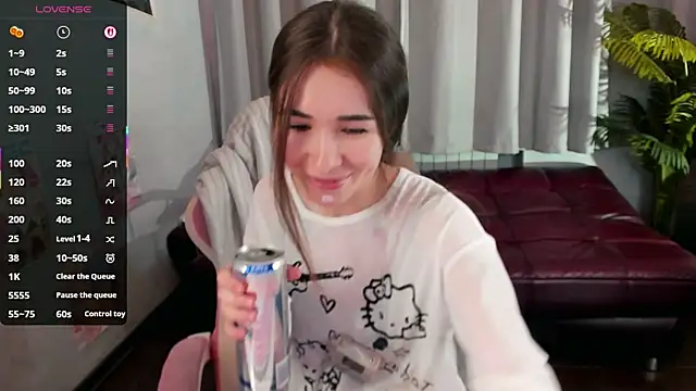 Snapshot of ashleyro1 chatting on 12/01/25, 01:16 ashleyro1 online show from 12/01/25, 01:16