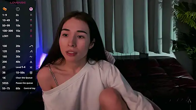 Snapshot of ashleyro1 chatting on 12/05/25, 01:20 ashleyro1 online show from 12/05/25, 01:20