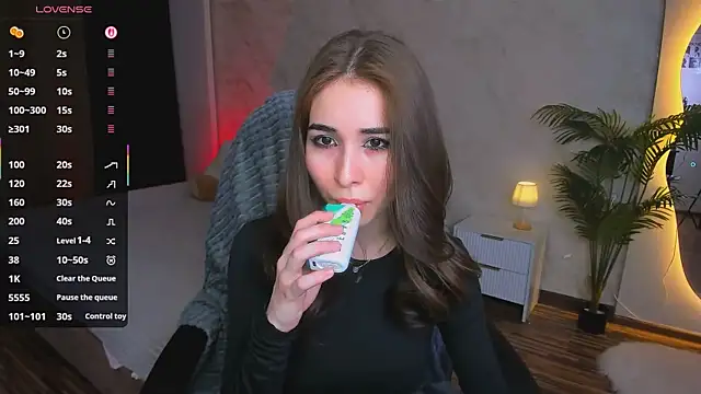 Snapshot of ashleyro1 chatting on 03/01/26, 01:24 ashleyro1 online show from 03/01/26, 01:24