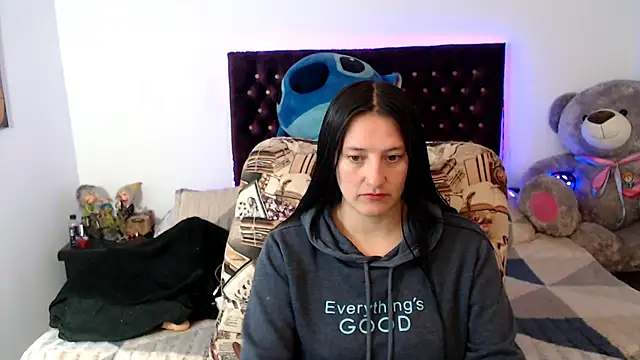 Snapshot of Lorenahot_06 chatting on 03/18/26, 06:00 Lorenahot 06 online show from 03/18/26, 06:00