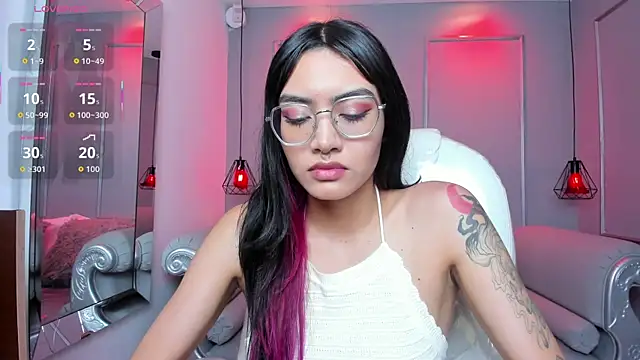 AzuraKindong online show from 12/18/25, 07:20