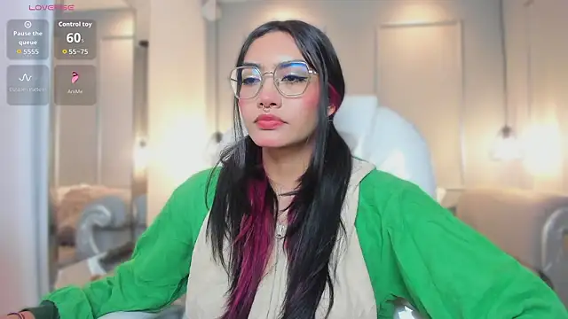 AzuraKindong online show from 02/02/26, 07:34