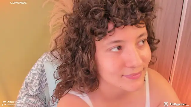 Snapshot of orchide_ chatting on 02/15/26, 09:11 orchide online show from 02/15/26, 09:11