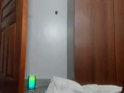 Snapshot of afro_pop chatting on 12/18/24, 06:21 afro pop online show from 12/18/24, 06:21