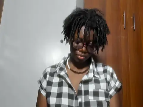 Snapshot of afro_pop chatting on 12/31/24, 09:17 afro pop online show from 12/31/24, 09:17