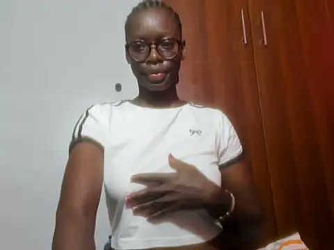 Snapshot of afro_pop chatting on 01/18/25, 05:31 afro pop online show from 01/18/25, 05:31