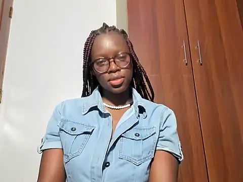 Snapshot of afro_pop chatting on 03/19/25, 12:59 afro pop online show from 03/19/25, 12:59