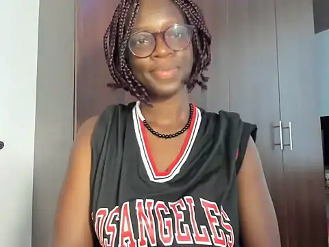 Snapshot of afro_pop chatting on 03/20/25, 04:18 afro pop online show from 03/20/25, 04:18